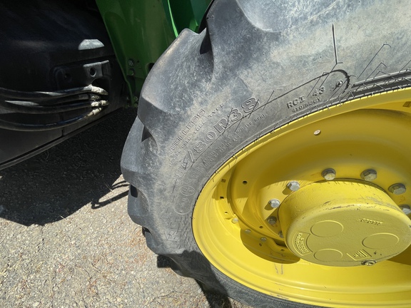 2015 John Deere 7210R Tractor