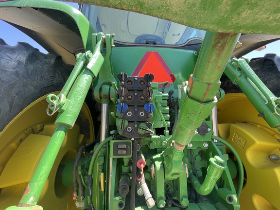 2015 John Deere 7210R Tractor