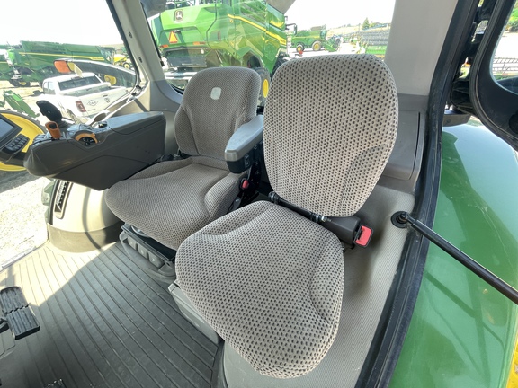 2015 John Deere 7210R Tractor