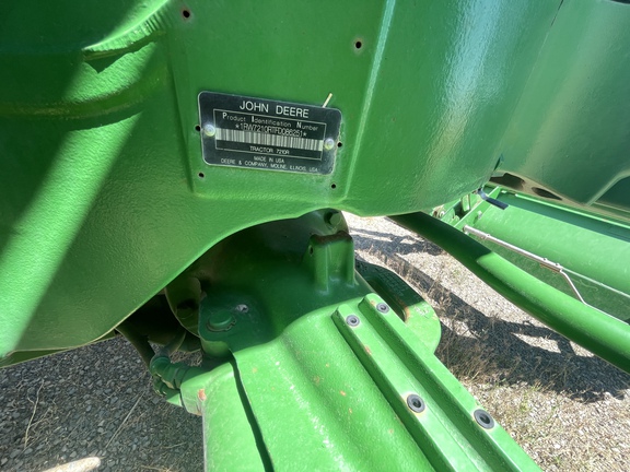 2015 John Deere 7210R Tractor