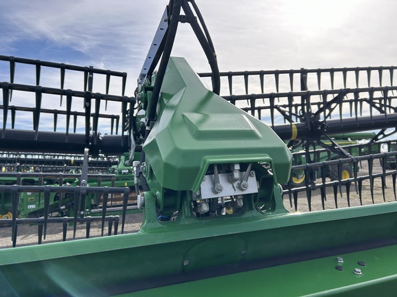 2024 John Deere HD35R Header Combine