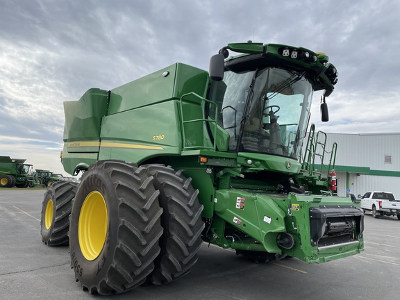 2024 John Deere S780 Combine