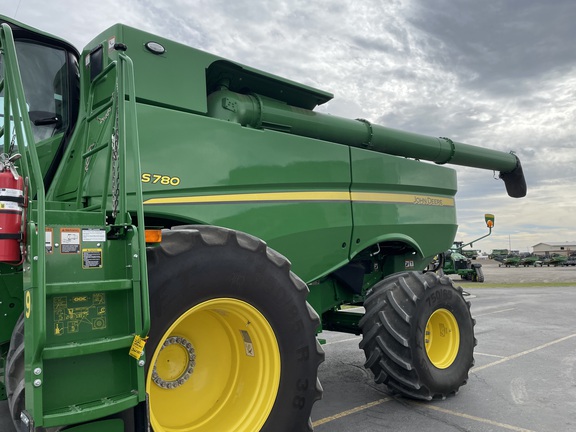 2024 John Deere S780 Combine
