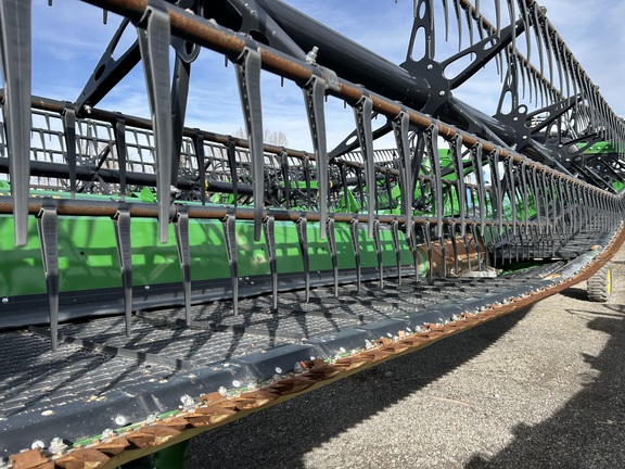 2024 John Deere HD35R Header Combine