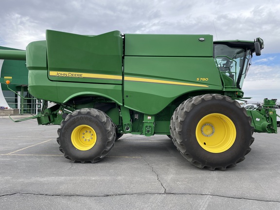 2024 John Deere S780 Combine