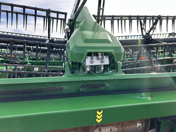 2024 John Deere HD35R Header Combine