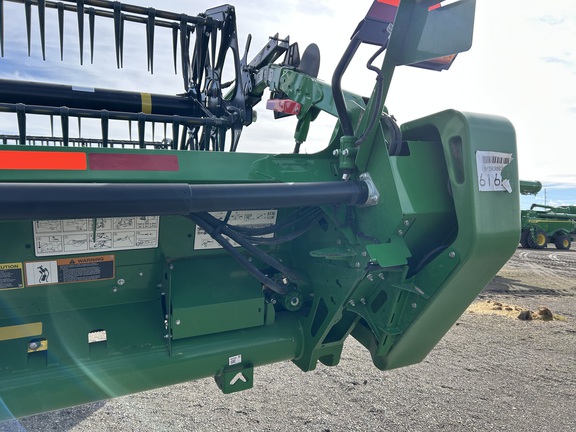 2024 John Deere HD35R Header Combine