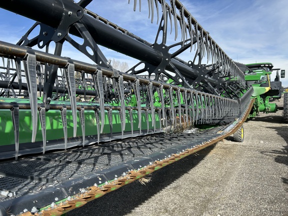 2024 John Deere HD35R Header Combine