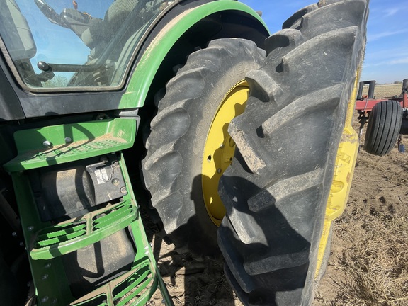 2015 John Deere 8270R Tractor