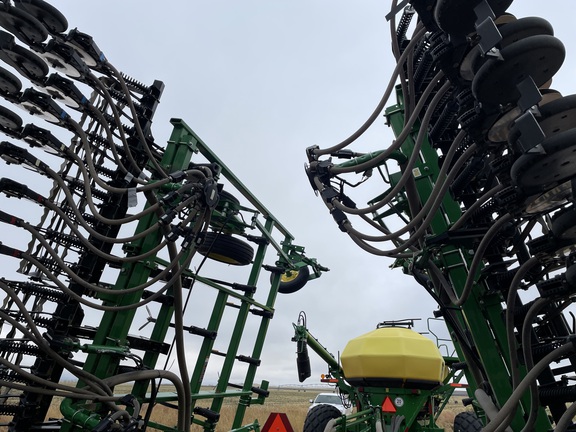 2020 John Deere 730 Air Seeder