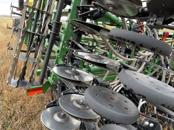 2020 John Deere 730 Air Seeder