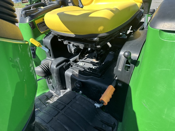 2023 John Deere 3033R Tractor Compact