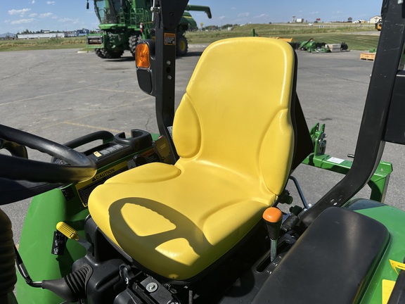 2023 John Deere 3033R Tractor Compact