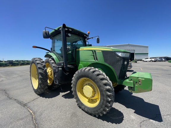 2012 John Deere 7215R Tractor