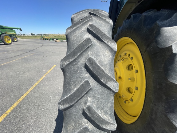 2012 John Deere 7215R Tractor
