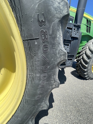 2012 John Deere 7215R Tractor