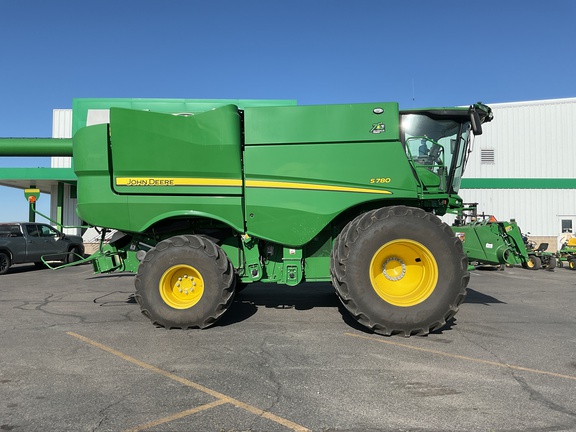 2022 John Deere S780 Combine