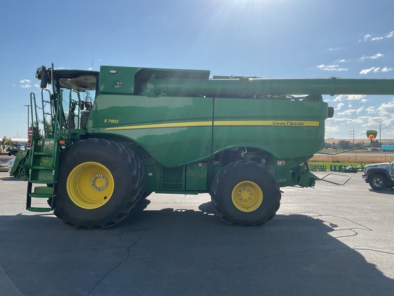 2022 John Deere S780 Combine