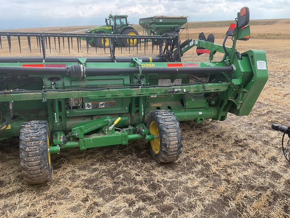 2023 John Deere HD35R Header Combine