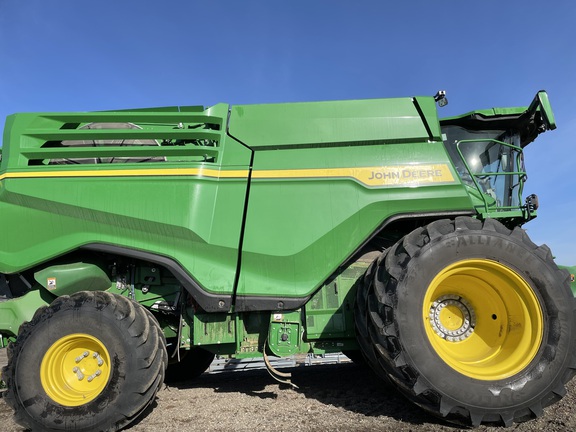 2023 John Deere X9 1100 Combine