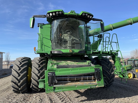 2023 John Deere X9 1100 Combine