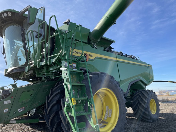 2023 John Deere X9 1100 Combine