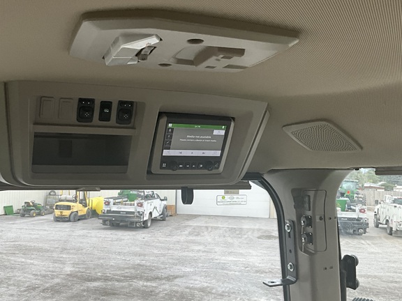 2023 John Deere 8R 370 Tractor