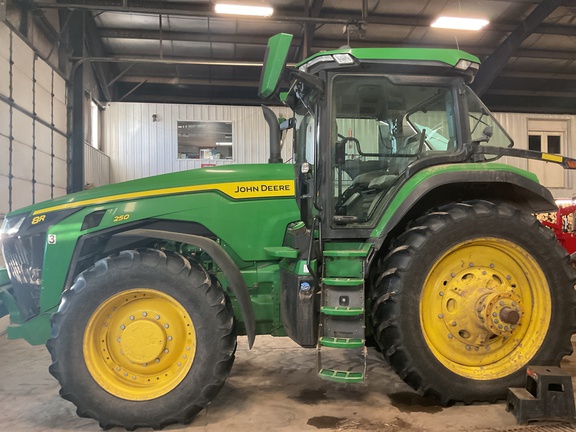 2020 John Deere 8R 250 Tractor