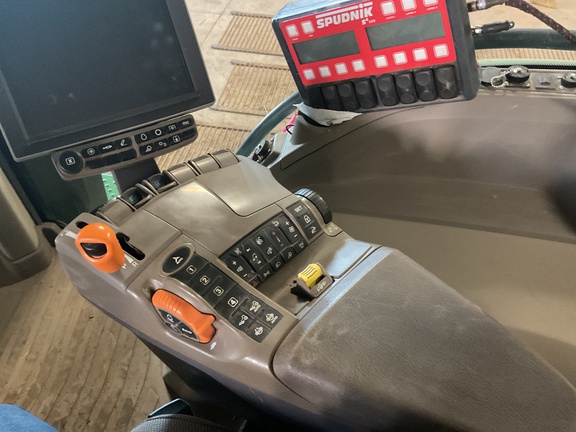 2020 John Deere 8R 250 Tractor