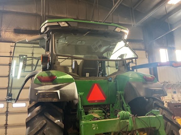 2020 John Deere 8R 250 Tractor