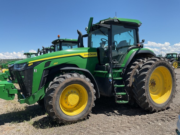 2020 John Deere 8R 250 Tractor