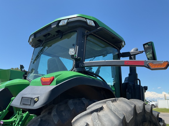 2020 John Deere 8R 250 Tractor