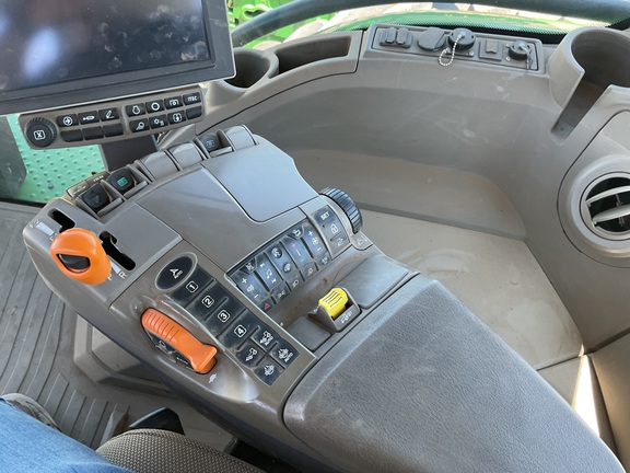 2020 John Deere 8R 250 Tractor