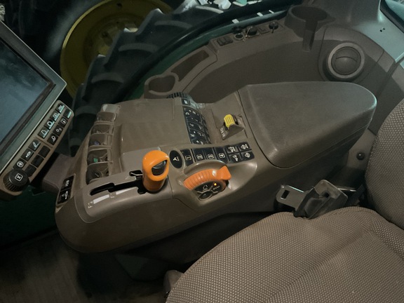 2020 John Deere 8R 250 Tractor