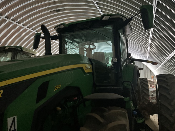 2020 John Deere 8R 250 Tractor