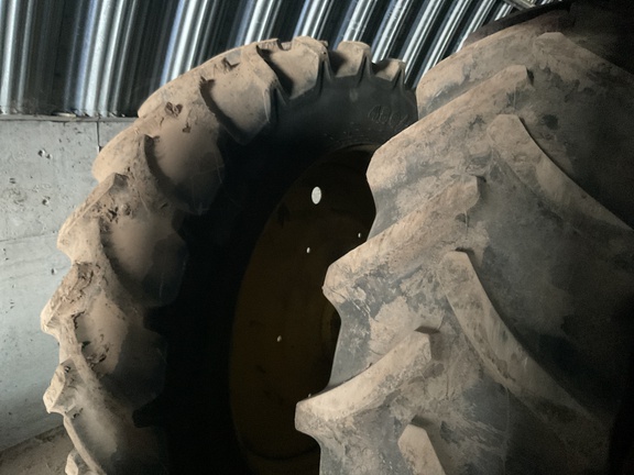 2020 John Deere 8R 250 Tractor