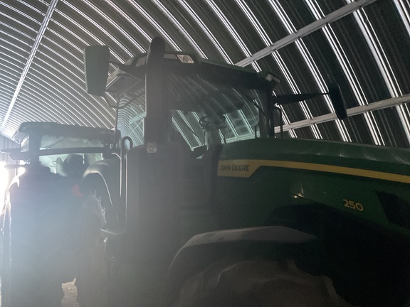 2020 John Deere 8R 250 Tractor