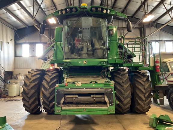 2023 John Deere S780 Combine