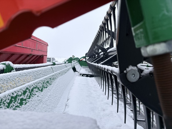 2019 John Deere 735D Header Combine