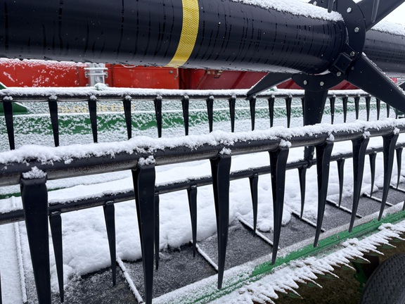 2019 John Deere 735D Header Combine