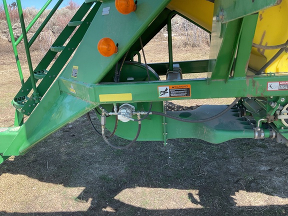 2001 John Deere 1900 Air Seeder