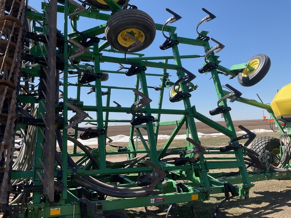 2001 John Deere 1900 Air Seeder