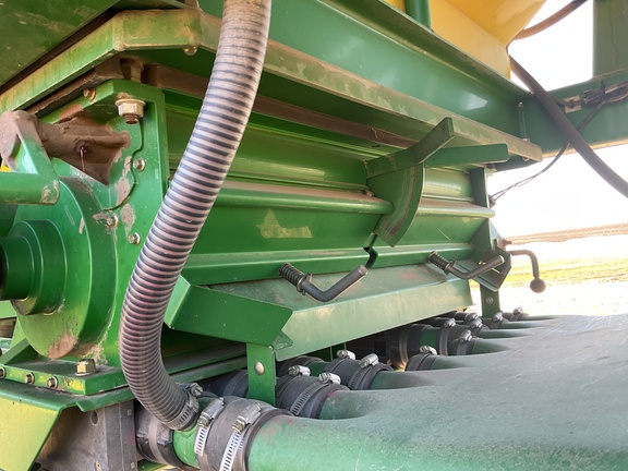 2001 John Deere 1900 Air Seeder