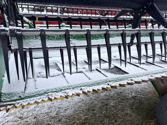 2019 John Deere 735D Header Combine