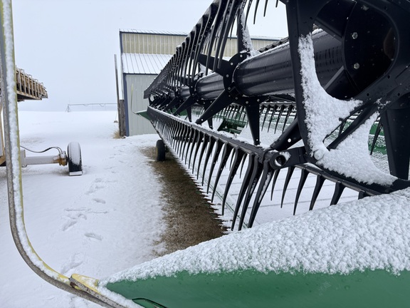 2019 John Deere 735D Header Combine