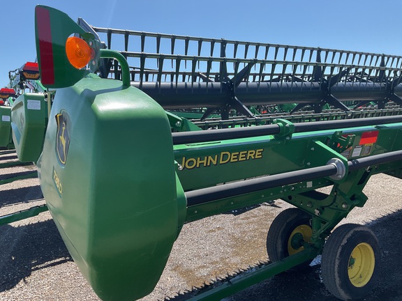 2019 John Deere 735D Header Combine