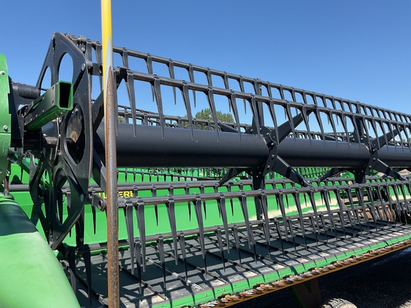 2019 John Deere 735D Header Combine