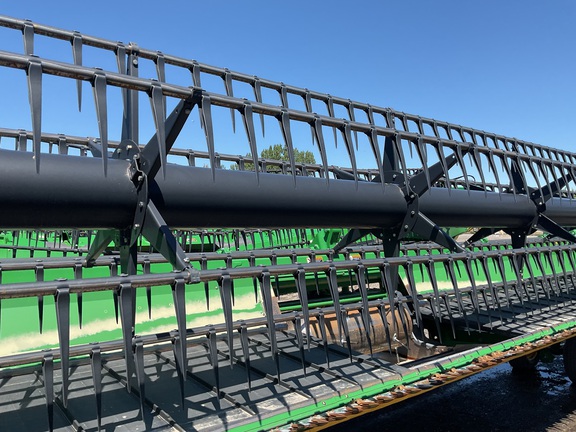2019 John Deere 735D Header Combine