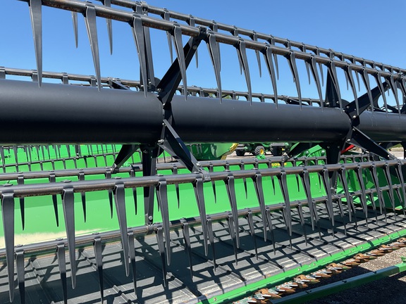 2019 John Deere 735D Header Combine