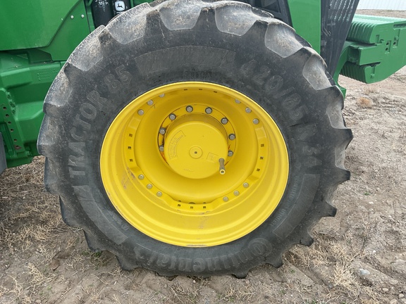 2022 John Deere 8R 250 Tractor